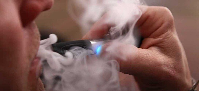 OMS, sauver, Deux millions,vies sauvées, grâce, cigarette électronique, vingt prochaines années, grand, groupes, Jean-François Etter, chercheur, Konstantinos Farsalinos, sevrage,