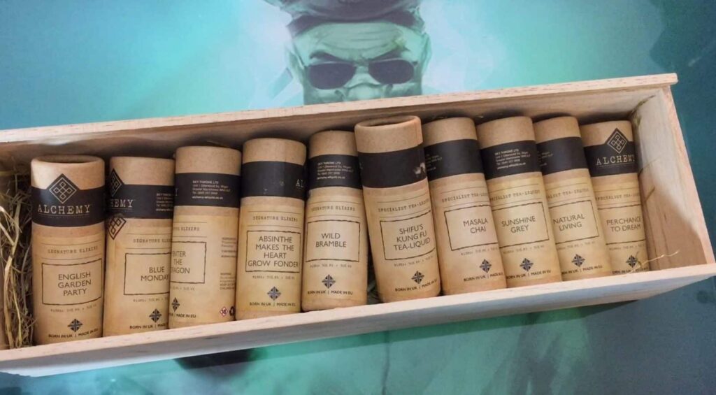 Revue, review, reviewer, Tes, e-liquide, juice, Liquide, Gamme, Signature Elixirs, Specialist Tea-Liquids, Alchemy, sky throne, english garden party, blue monday, enter the dragon, absinthe makes the heart grow fonder, wild bramble, shifu's kung fu tea-liquid, masala chai, sunshine grey, natural living, perchance to dream,