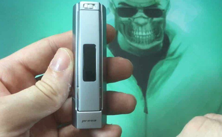 revue, review, reviewer, movie, vidéo, test, box, électronique, cigarette, presa, joyetech, myvapor, wismec, presa, 40 Watts, gâchette, bouton, large, compact, subohm, sub-ohm, prise en main, ergonomie, http://www.idealvap.com, idealvap, eleaf, design, 2600 mah,