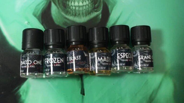revue, review, reviewer, test, liquide, juice, e-liquide, anglais, vapoclope, grand label, ebaron, vidéo, movie, tobacco one, maduro, especial, frozen,
