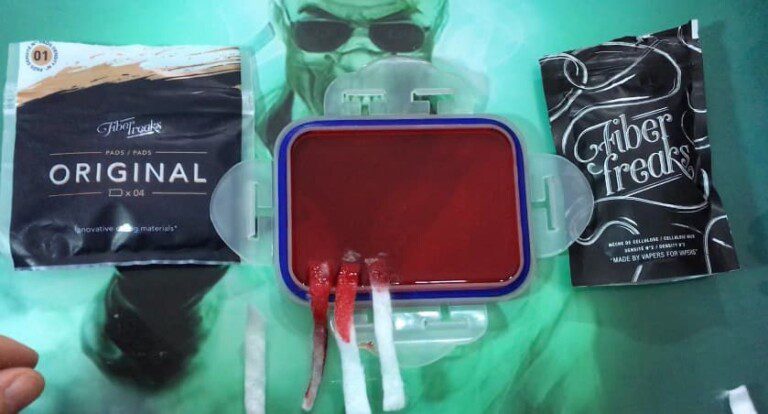 test, revue, review, movie, vidéo, fiber, freaks, fiber freaks, cotton, coton, blend, fibre, cellulose, arbre, fil, densité, vape, dripper, genesis, atomiseur, accessoire, tabaless, vapoteurs, fabriqué, biologique, nouveau, packaging, capillarité, absorption, original, gamme, sachet,