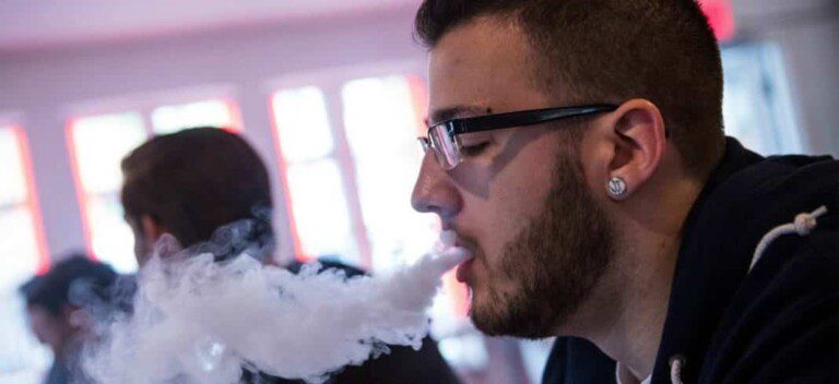 Chère Marisol Touraine il vous reste un an pour découvrir la cigarette électronique