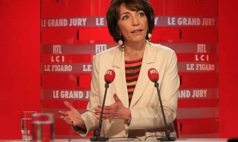 Marisol Touraine souhaite une augmentation forte du prix du tabac