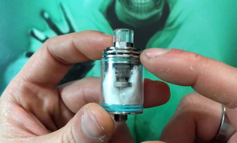 Revue Atomiseur le Theorem de chez Wismec
