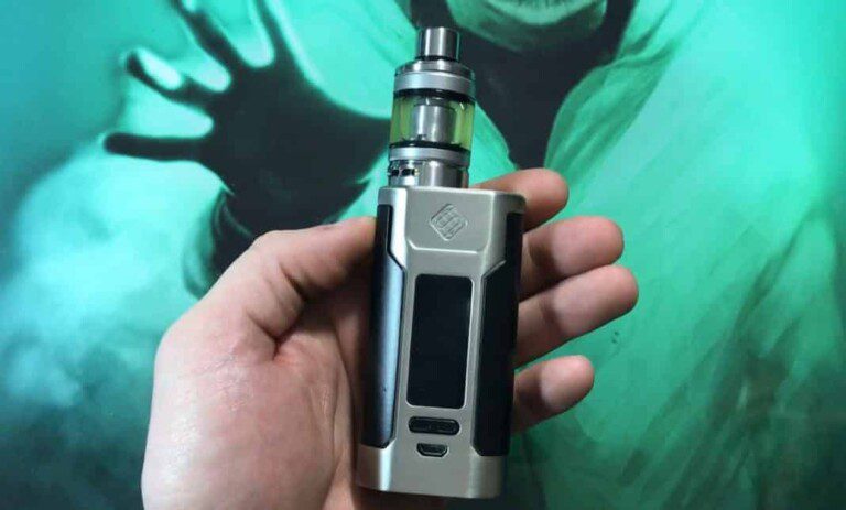Revue Box Predator 228 et Clearomiseur Elabo de chez Wismec