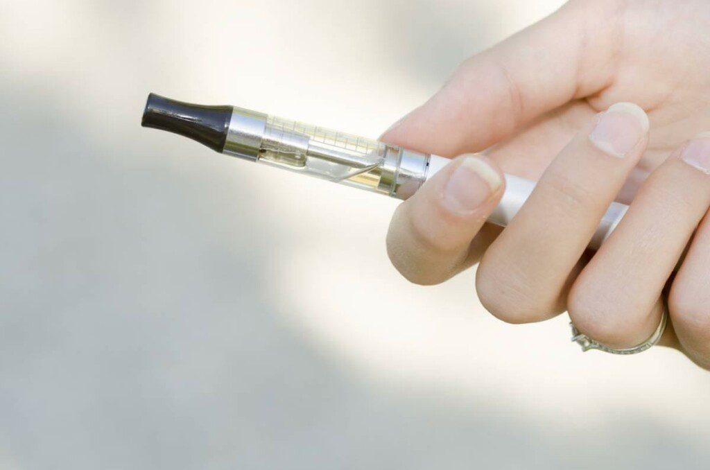 La cigarette électronique : dysfonctionnement et contre-indications